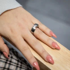 Bague Femme en Titane Ornée Zirconium PLICATA