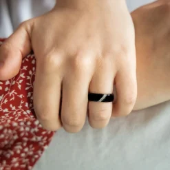 Beau Coffret Bague Femme Céramique Ornée Zirconium