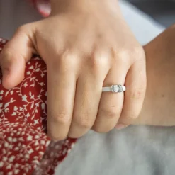 Coffret Bague Femme Céramique Ornée de Zirconium