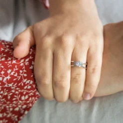 Coffret Bague Femme Trois en Une en Céramique Ornée Zirconium