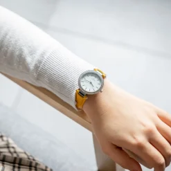 Jolie Montre Femme Moutarde GIORGIO