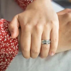 Magnifique Bague Femme Acier Ornée Strass