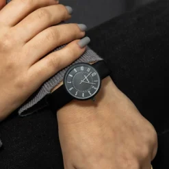 Montre de Femme Bracelet Noir COMELY