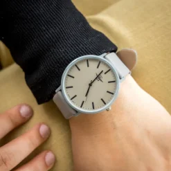 Montre Femme au Bracelet Gris M. JOHN