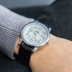 Ravissante Montre pour Femme Noir CHTIME