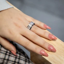 Superbe Bague Femme Ornée Zirconium THUJA