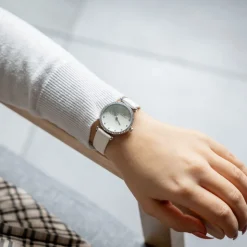 Très belle Montre Femme Blanc GIORGIO