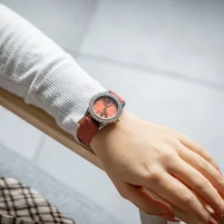 Très Belle Montre Femme Rouge GIORGIO