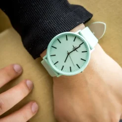 Très jolie Montre Femme Vert d'eau M. JOHN