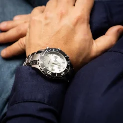 Très Jolie Montre Homme Métal CHTIME