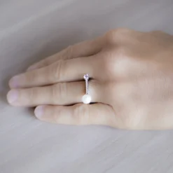 Votre Bague Femme Ajustable SEGMA Perle Strass