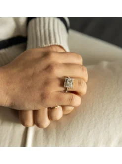 Votre Bague pour Femme en Acier Doré Ornée Zirconium